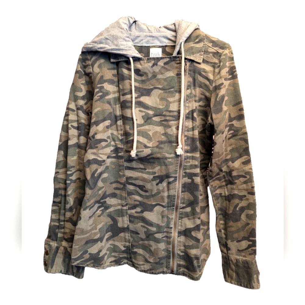 🪖 Twik Camo Zip Hoodie – Asymmetrical Zip, Urban Streetwear Vibe 🪖